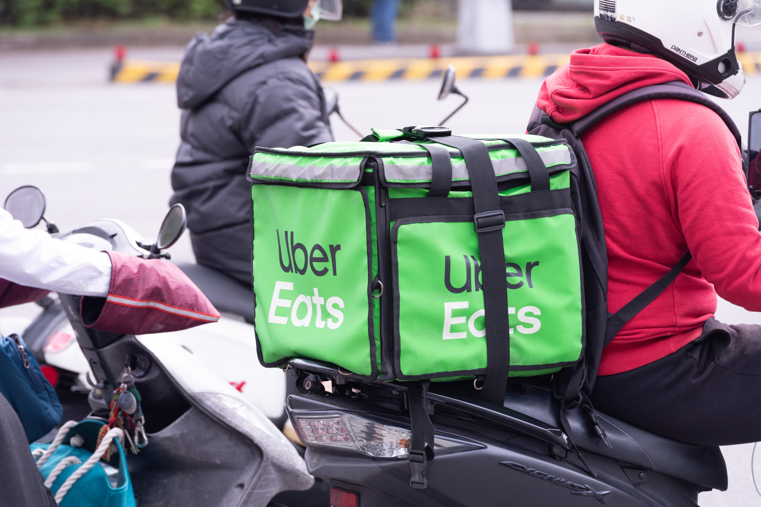 uber-eats-delivery-drivers-reveal-how-much-they-earn-per-week