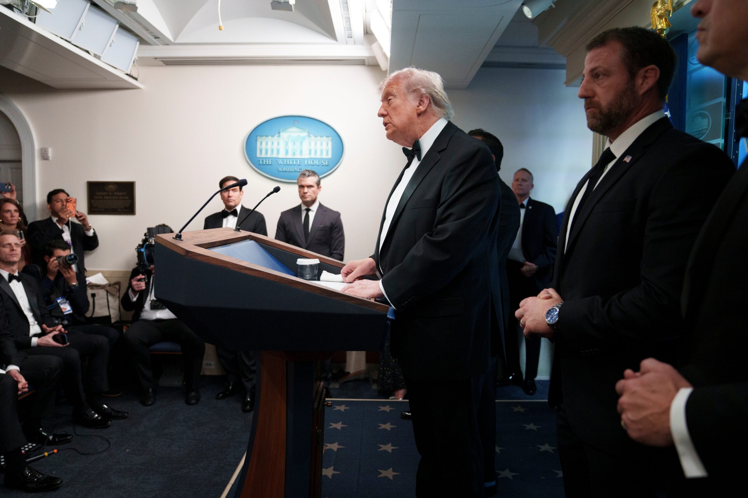trump-demands-that-construction-of-his-white-house-ballroom-be-accelerated-after-recent-shooting