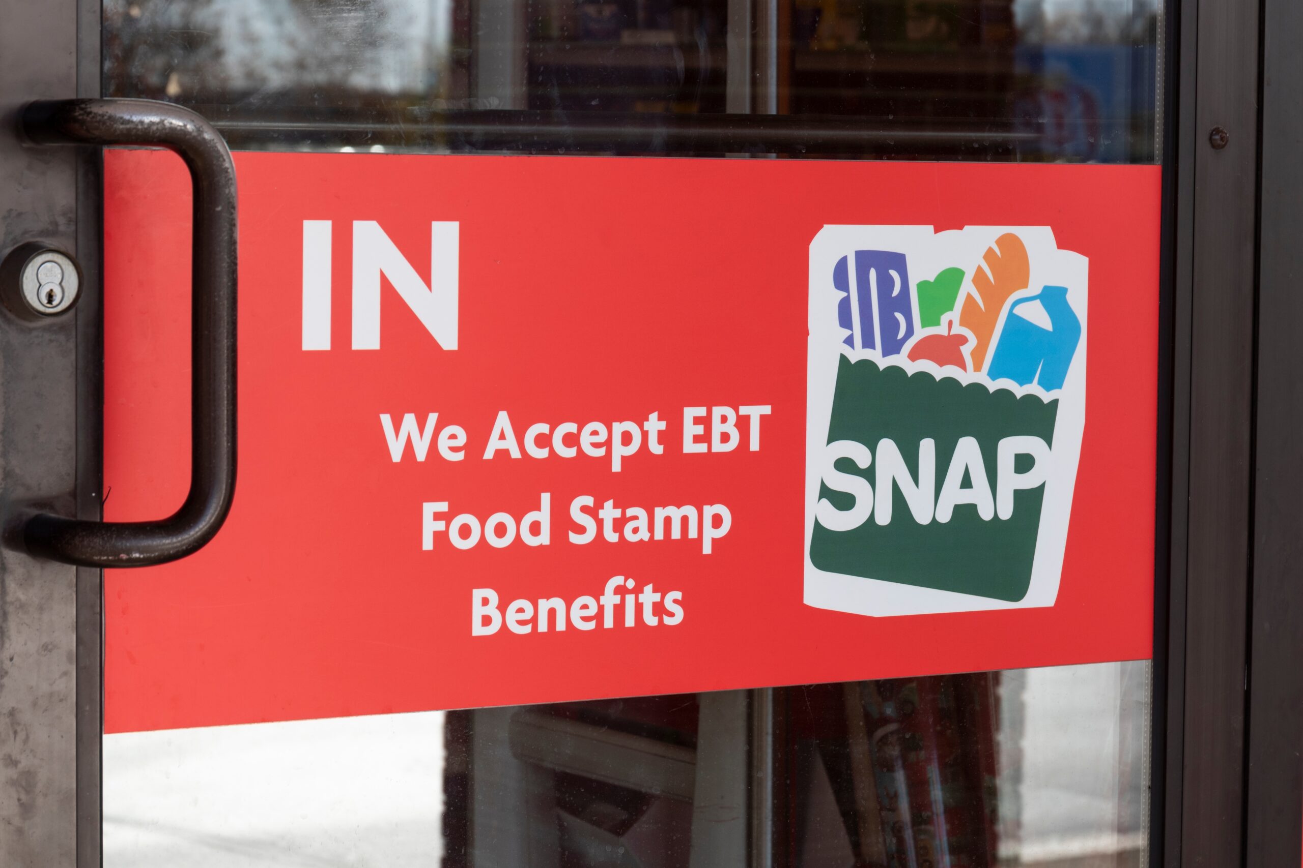 4-million-fewer-people-receive-snap-benefits-after-donald-trump-changes-rules