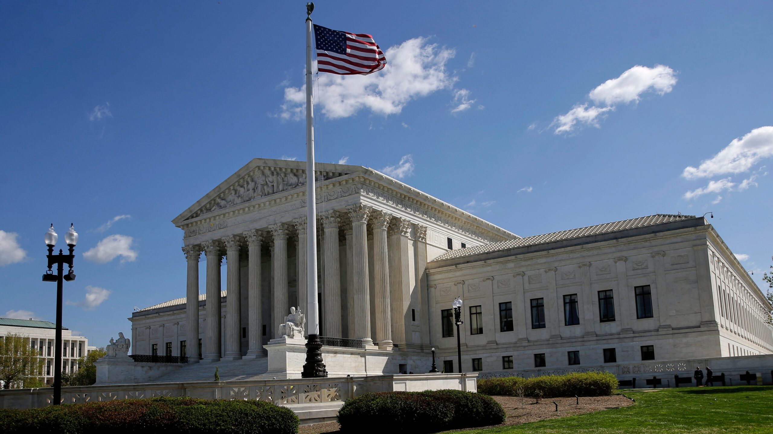 supreme-court-analyzes-legality-of-telephone-tracking-and-user-privacy