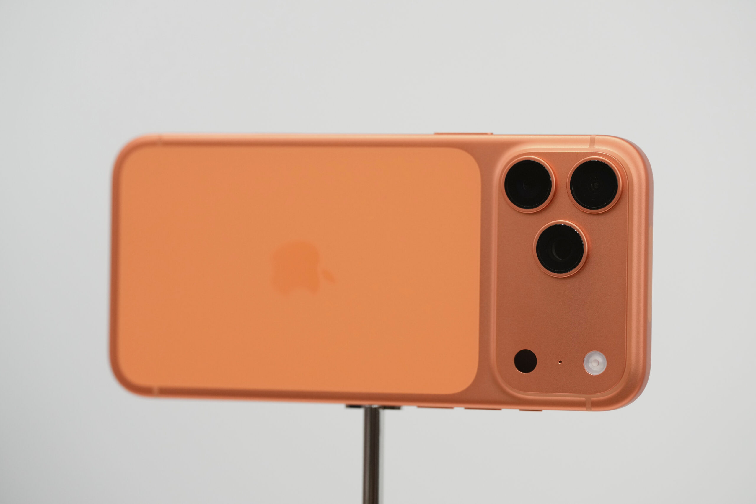 everything-we-know-about-the-iphone-18:-leaked-colors,-camera-improvements-and-prices