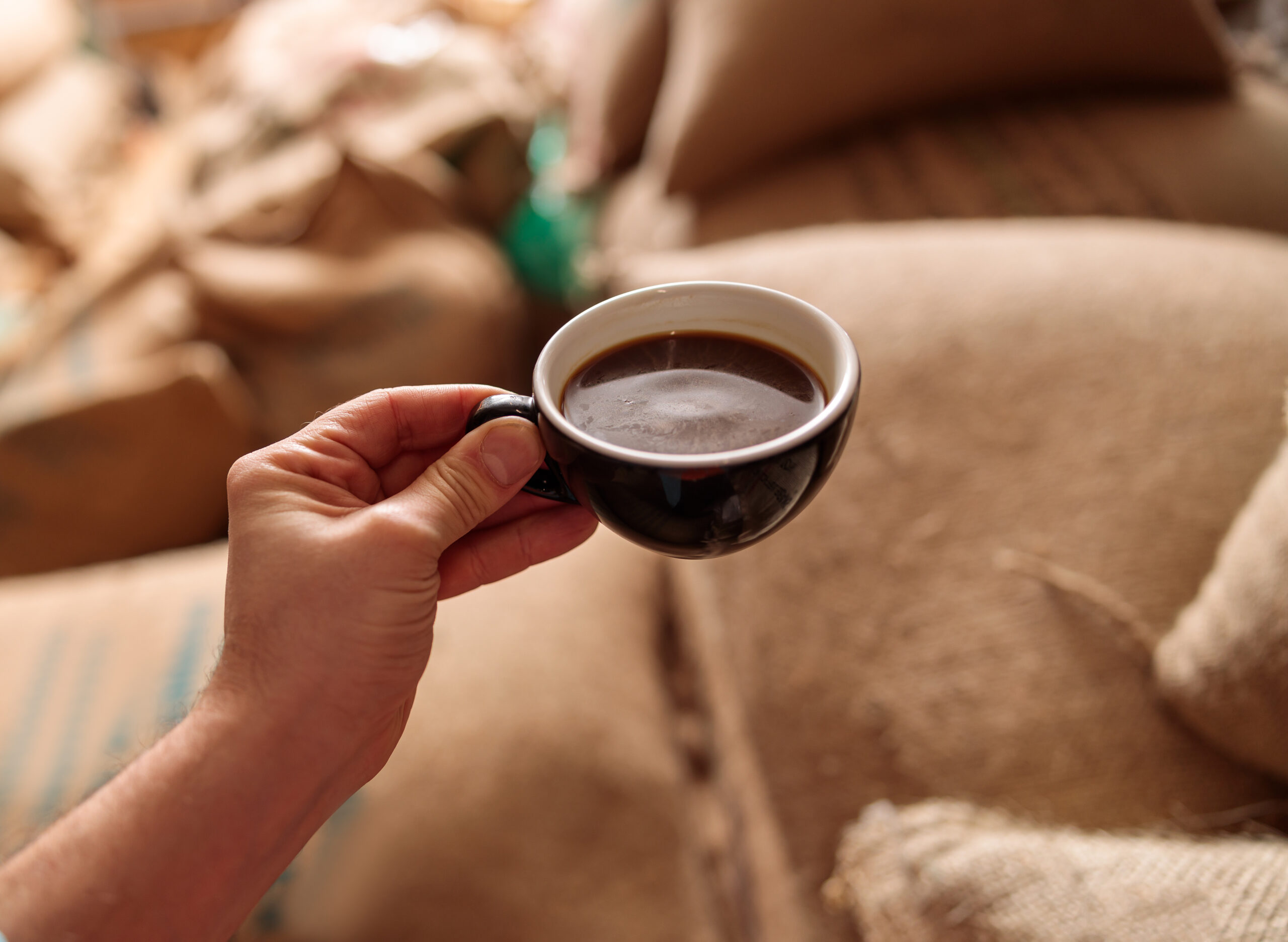does-drinking-coffee-damage-the-liver?-experts-clarify-it