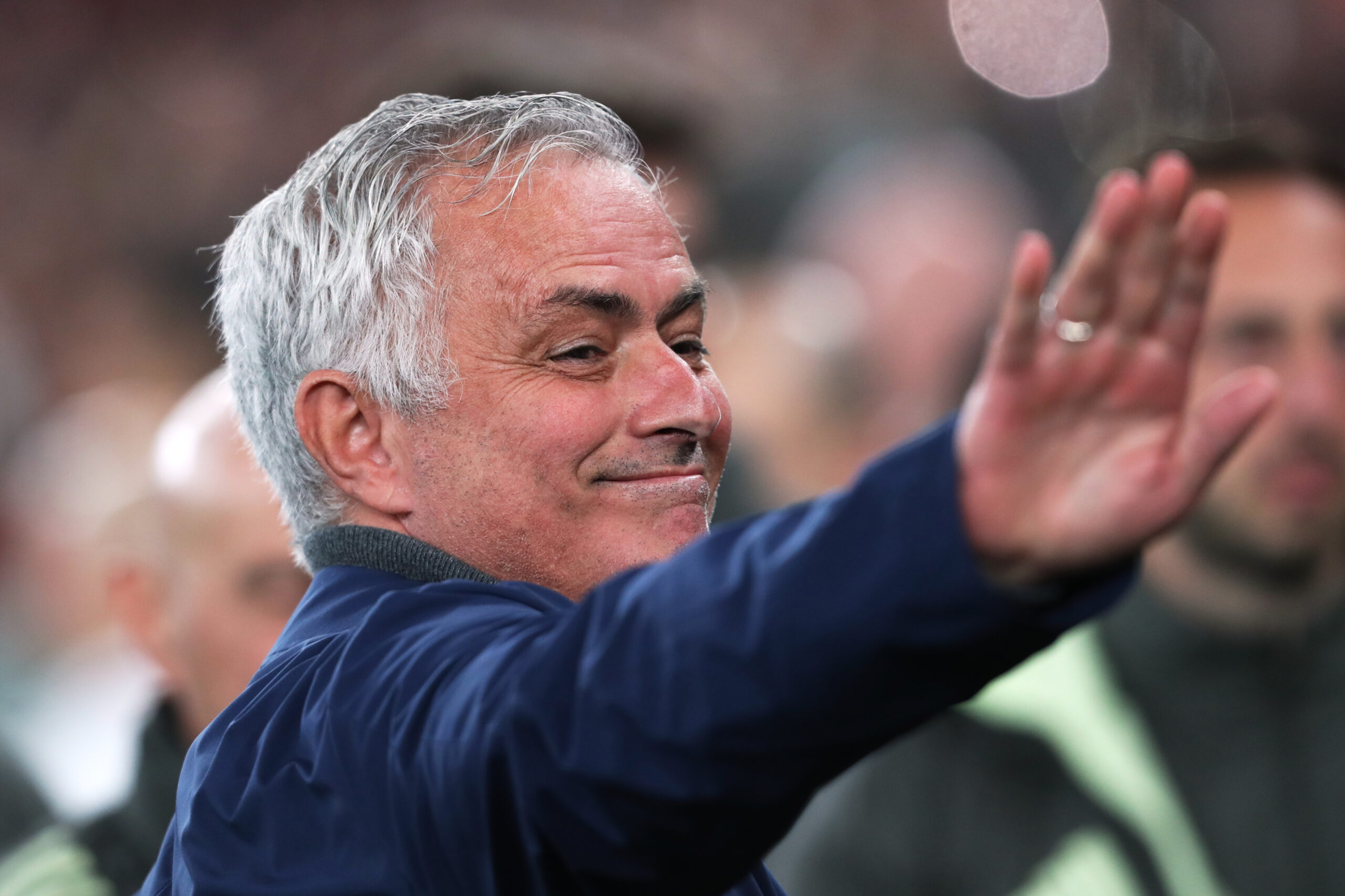 mourinho-disassociates-himself-from-rumors-of-arrival-at-right-madrid