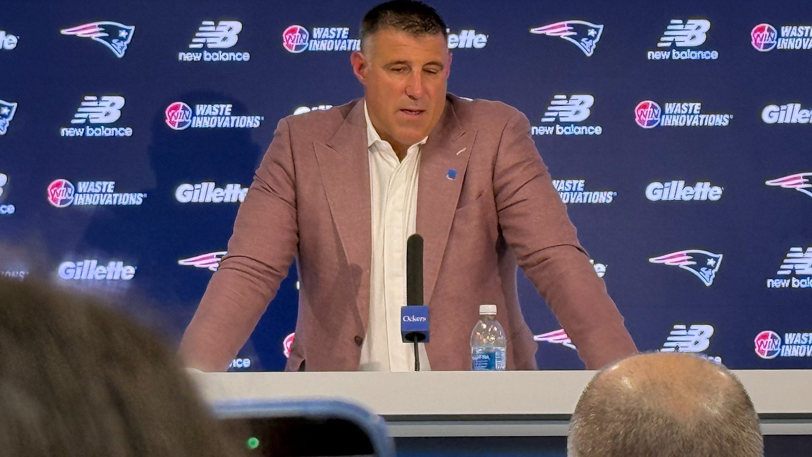 mike-vrabel-rebuked-by-reporter-for-scandal-involving-compromising-photos-with-dianna-russini