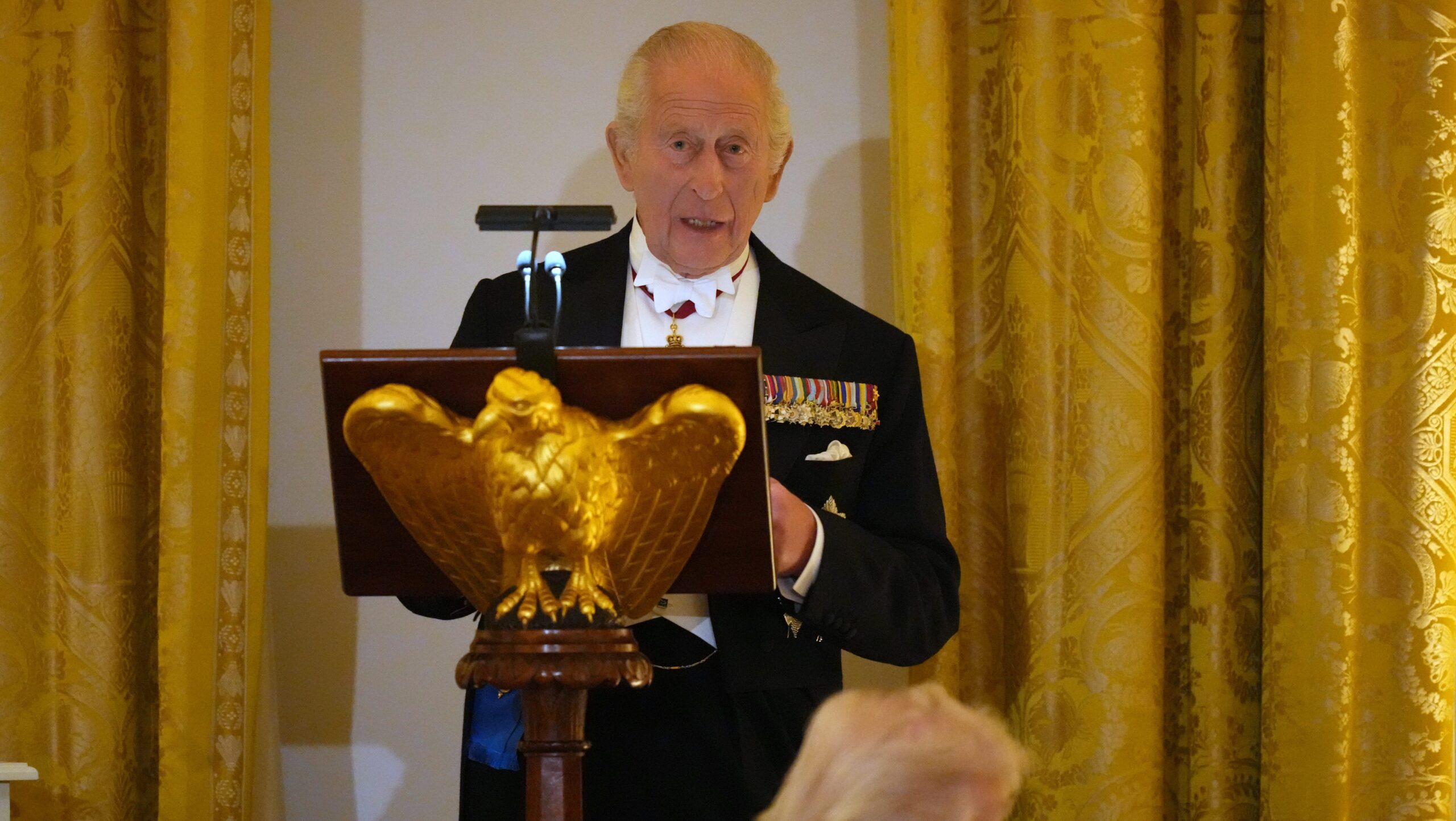 trump-highlights-the-leadership-of-king-charles-iii-against-the-democratic-party