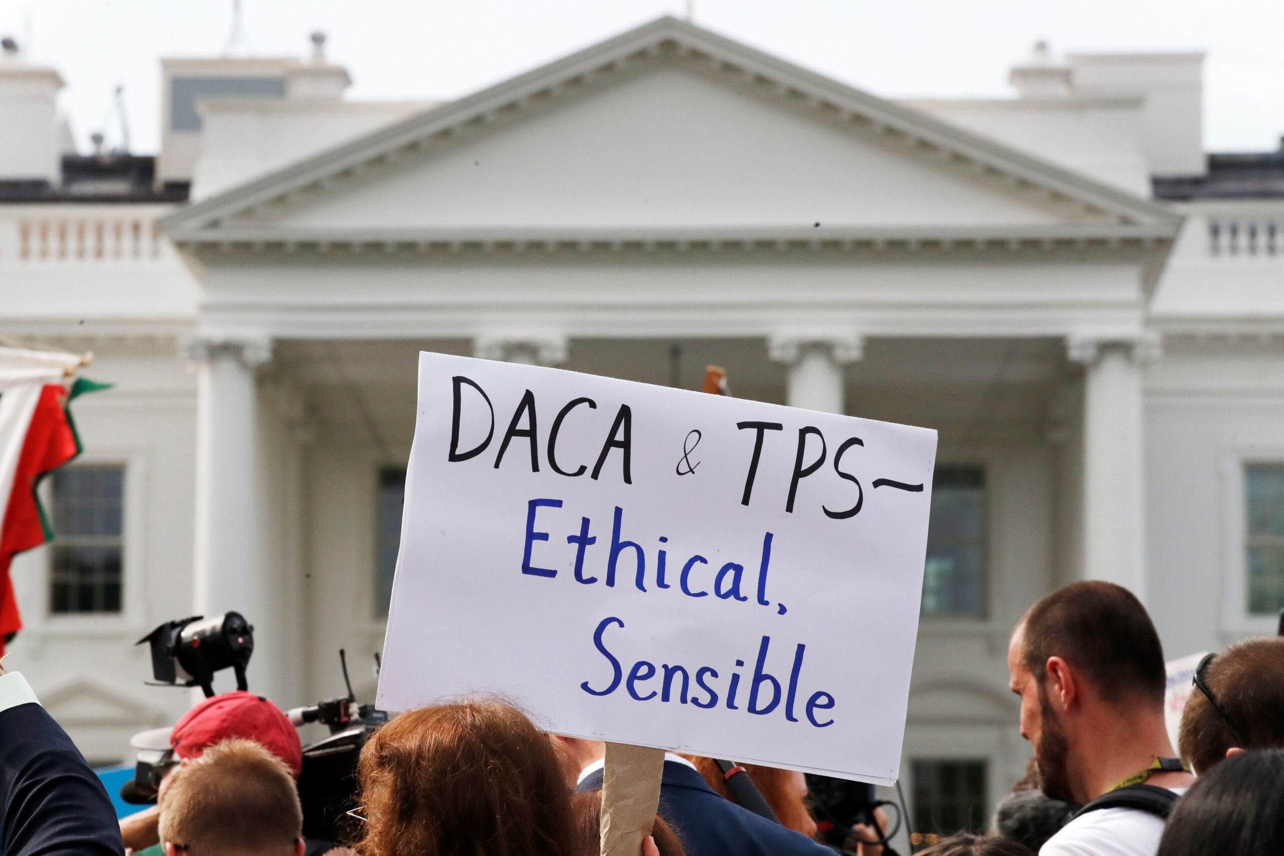 refugee-assistance-organization-defends-legality-of-tps-before-the-supreme-court