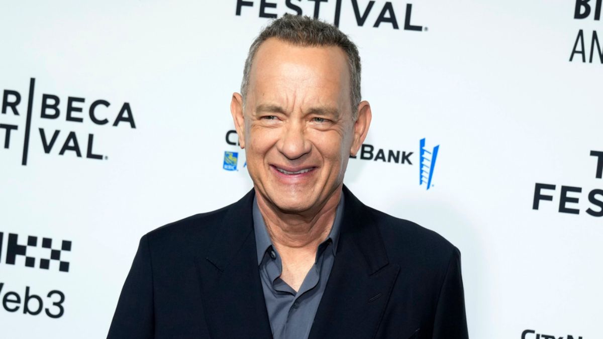 proud-father:-tom-hanks-celebrated-his-son-on-stage
