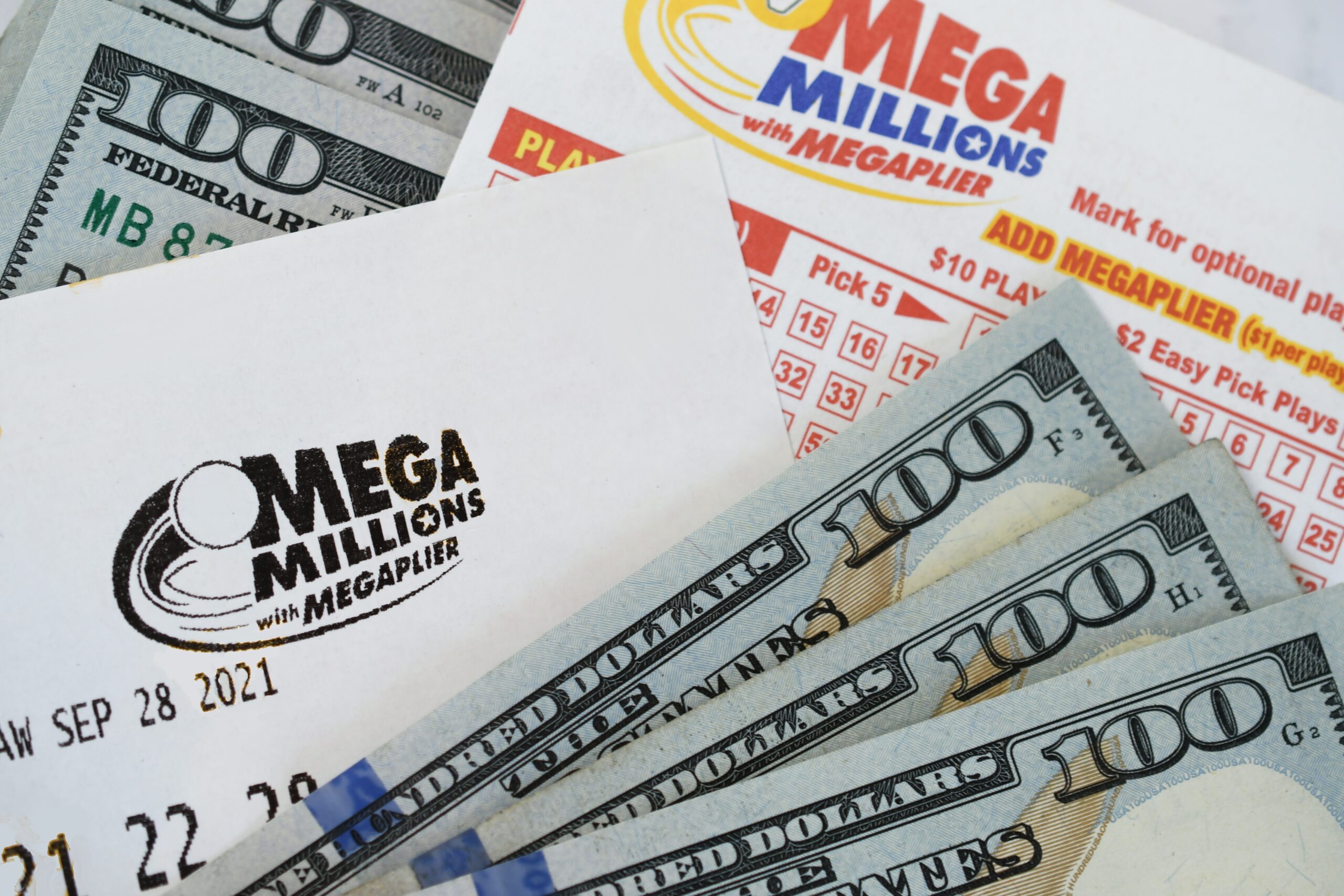 mega-thousands-and-hundreds-live:-results-and-winners-for-friday,-may-1,-2026