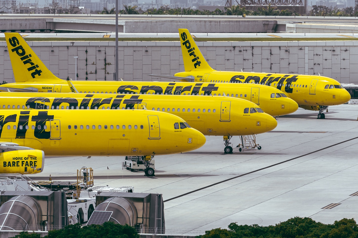 spirit-airlines-cancels-all-its-flights:-so-you-can-get-your-money-back-before-it’s-too-late