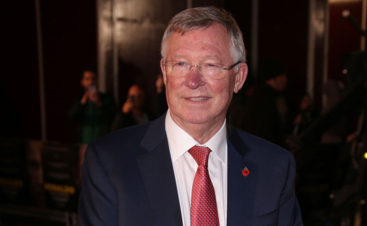 legend-sir-alex-ferguson-was-rushed-to-hospital-before-manchester-united-vs.-liverpool