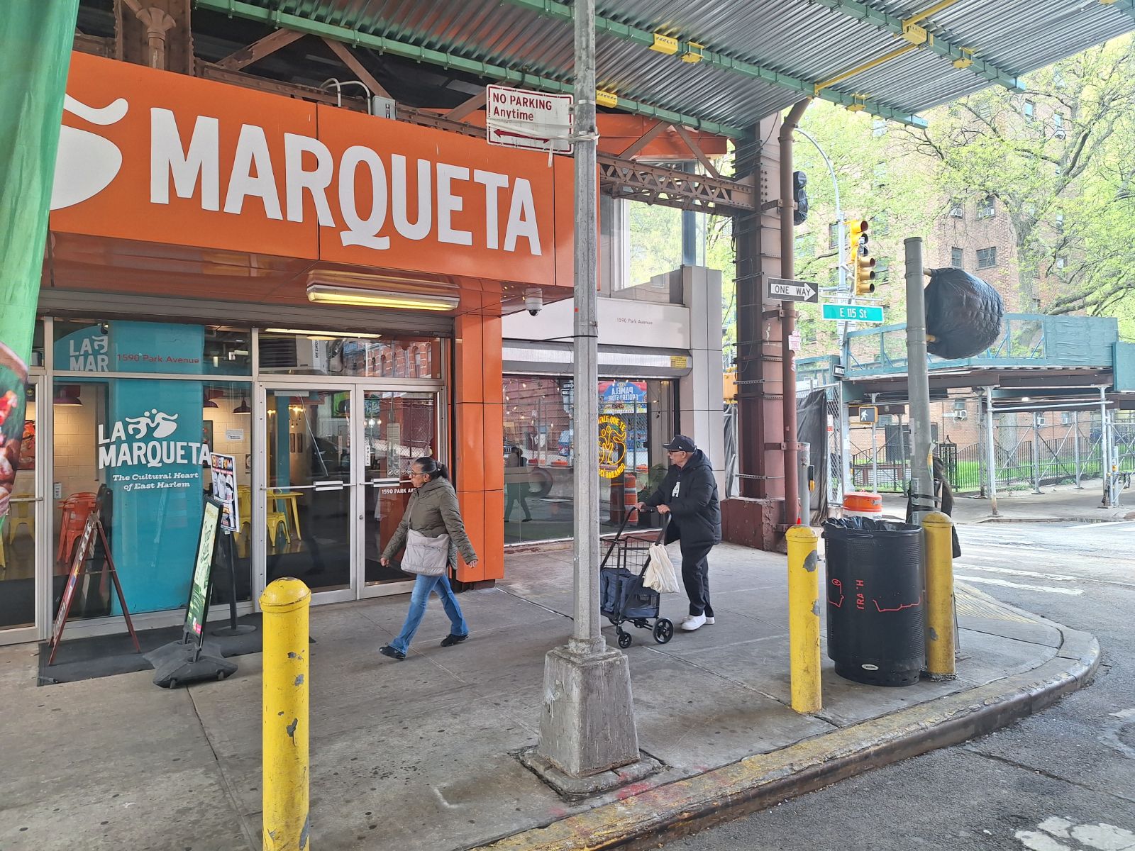 small-nyc-merchants-unite-against-municipal-brands-and-show-their-recipe-for-lowering-prices