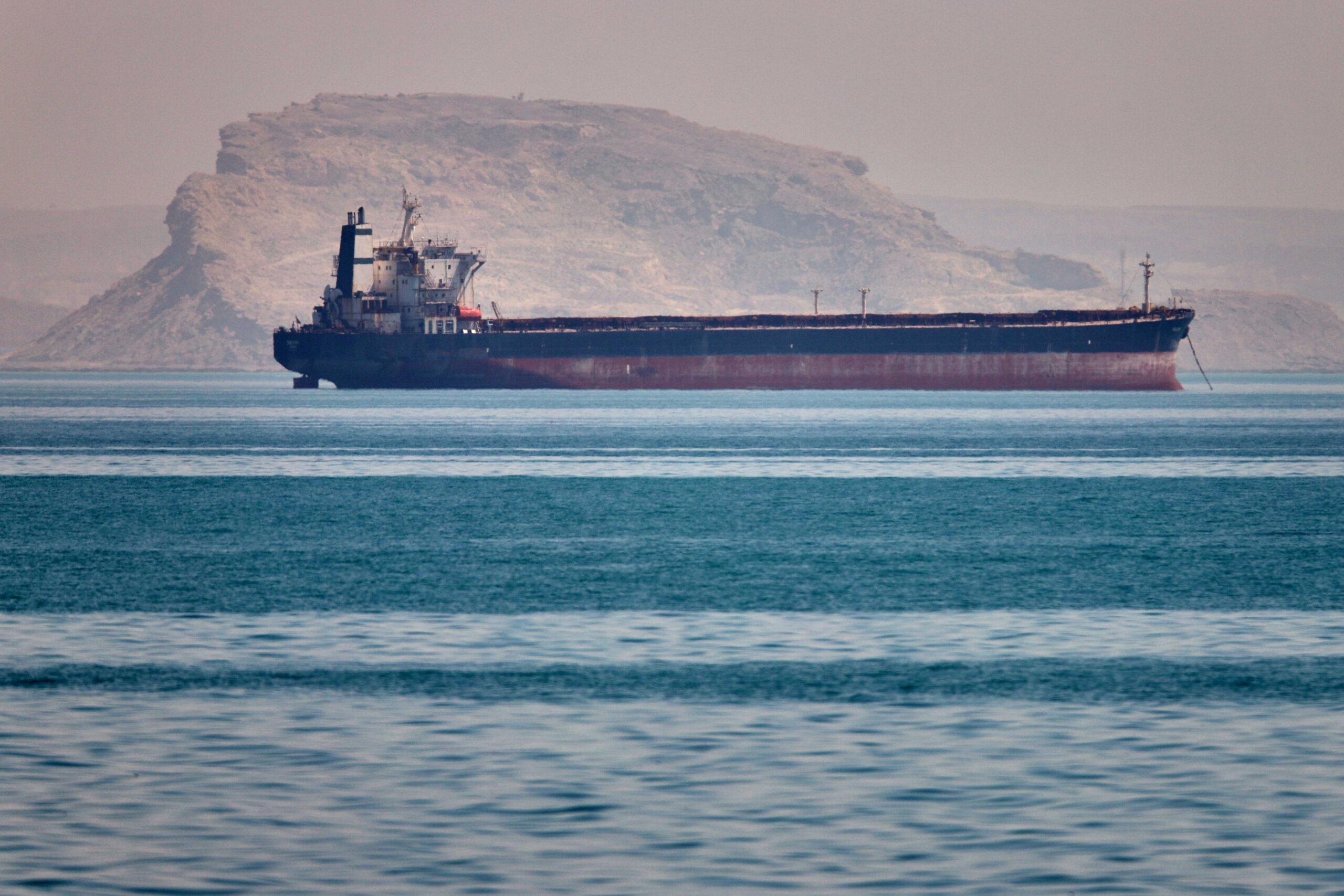 iran-claims-to-have-prevented-us-destroyers-from-entering-hormuz