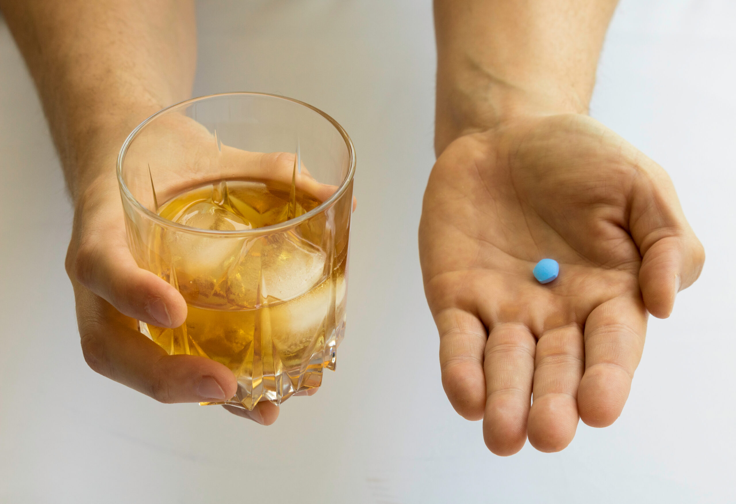 why-mixing-viagra-with-alcohol-can-ruin-an-intimate-encounter