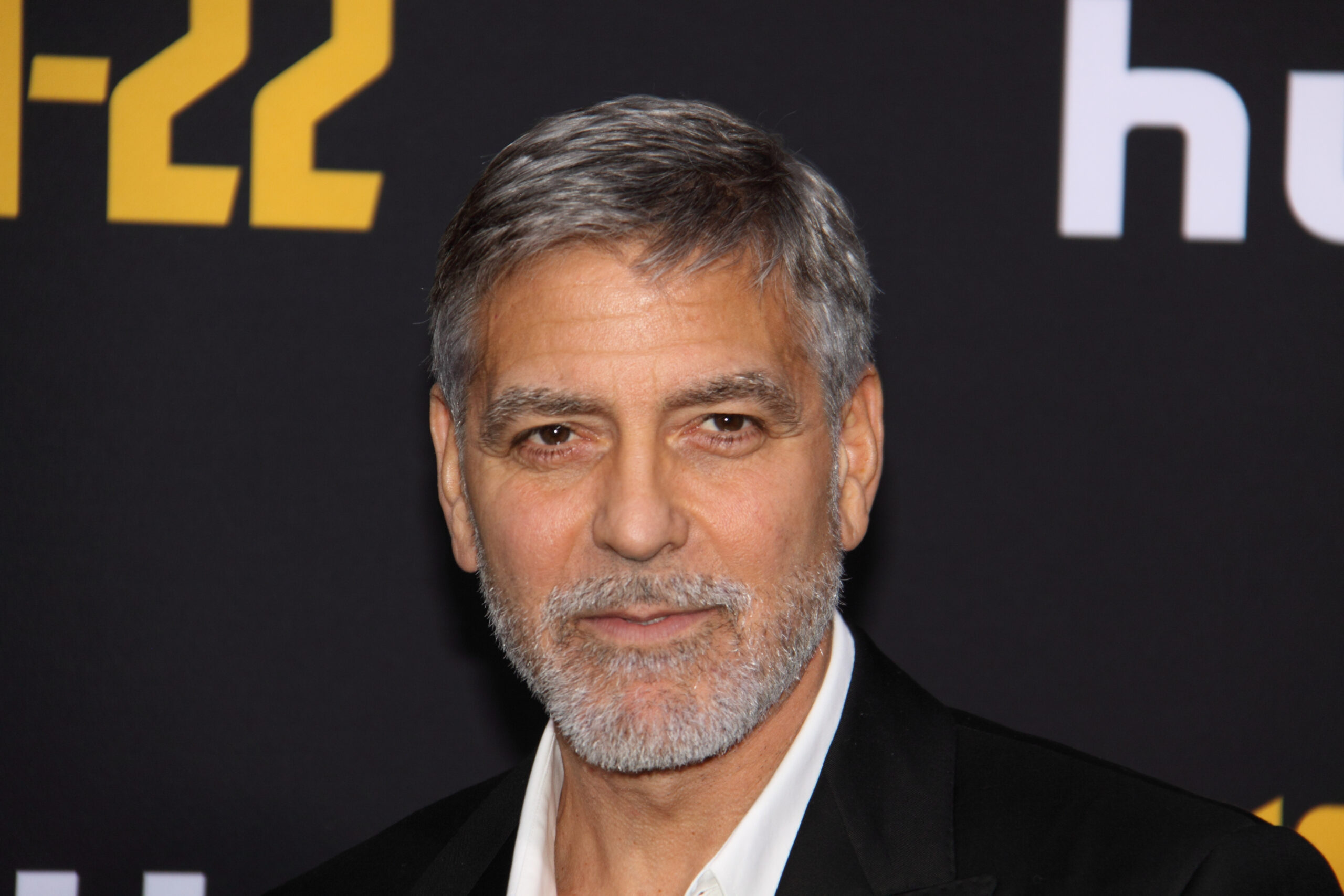 george-clooney-made-$700-million-selling-tequila,-now-investing-in-non-alcoholic-beer